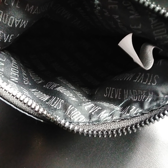 Steve Madden Floral Wristlet - Picture 4 of 5